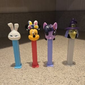 Character-Themed Candy Dispensers Set